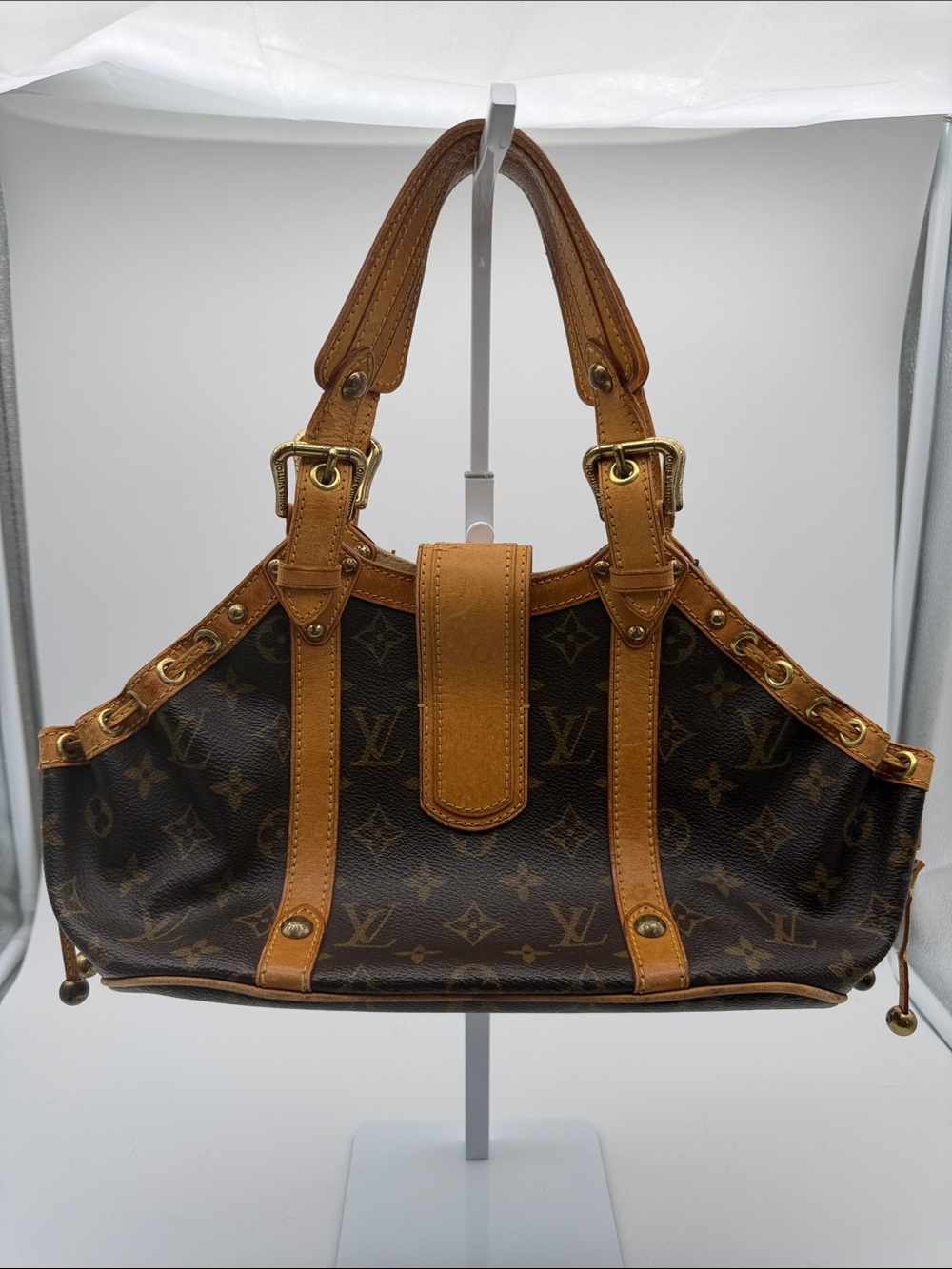 1️⃣6️⃣5️⃣0️⃣ Louis Vuitton Monogram Canvas Shoulder Bag with Vachetta Trim - Picture 7 of 16